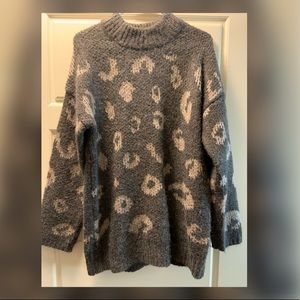 Universal thread leopard print sweater
